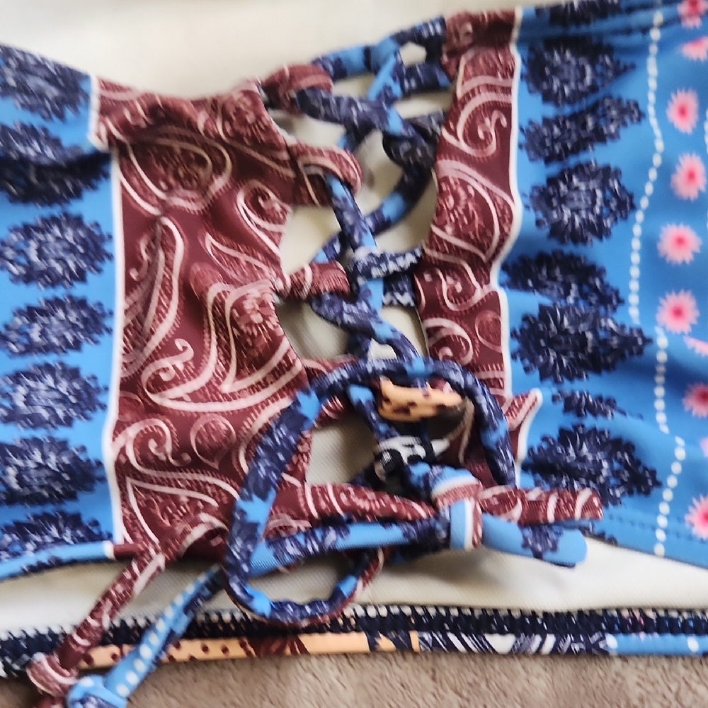 Colorful Patterned Bikini Set - Picture 7 of 10